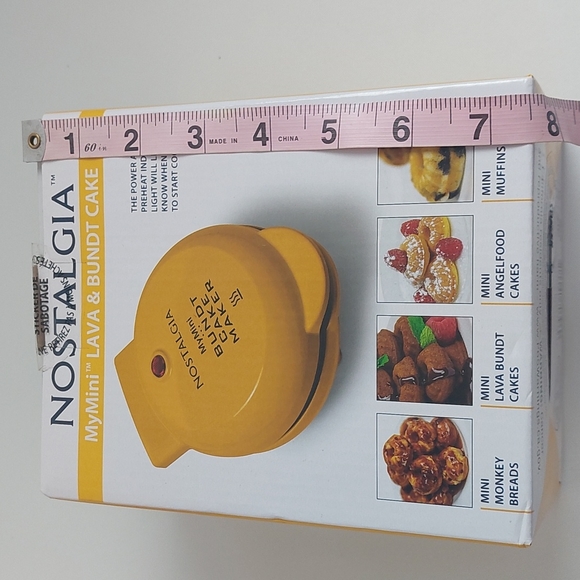 Nostalgia MyMini Lava & Bundt Cake yellow - Picture 3 of 4